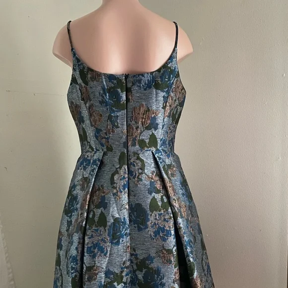 Gal Meets Glam Dress Size 12 - Picture 7 of 13